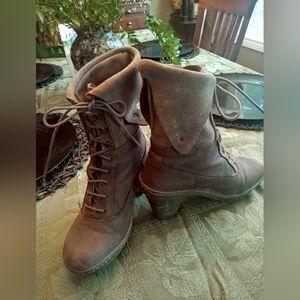 El Natura Lista boots Size 36
